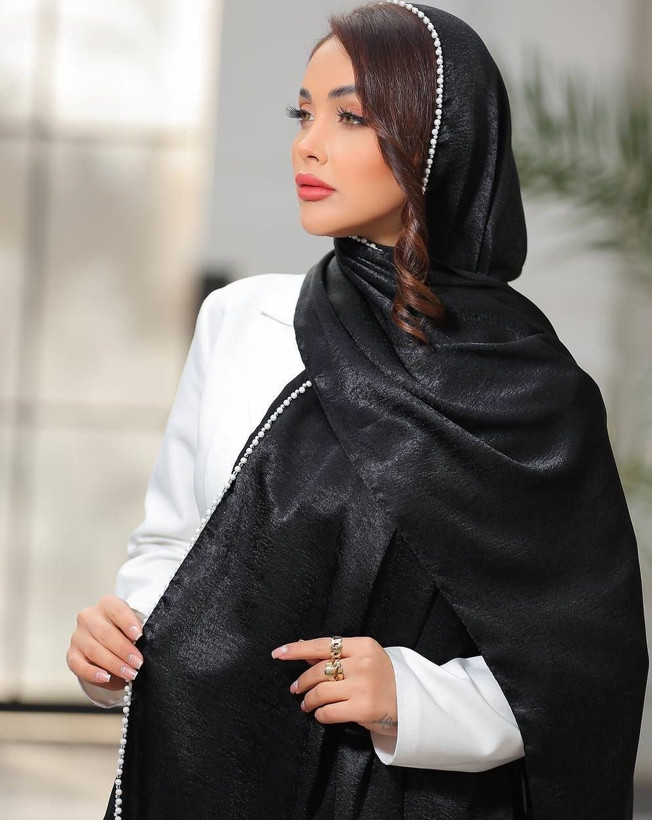 مشکی دورمروارید سفید