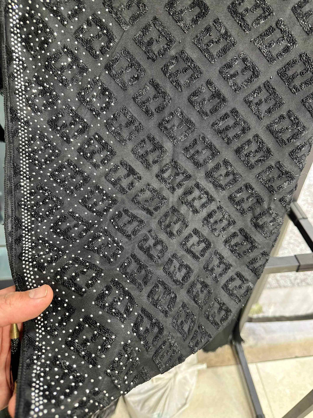 شال مشکی ژاکارد مخمل نگین دار