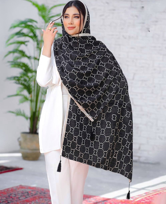 شال نخی منگوله دار گوچی