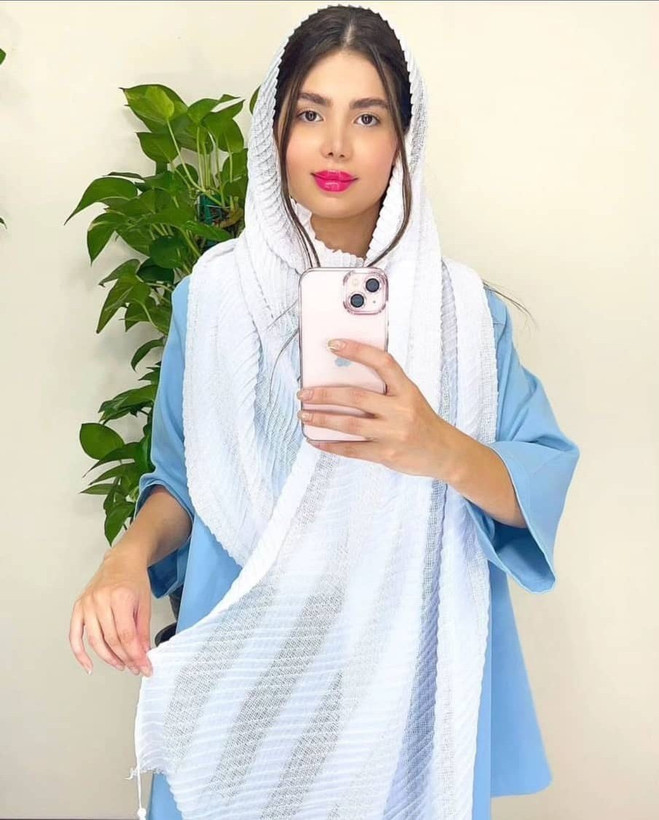 شال پلیسه حصیری منگوله دار