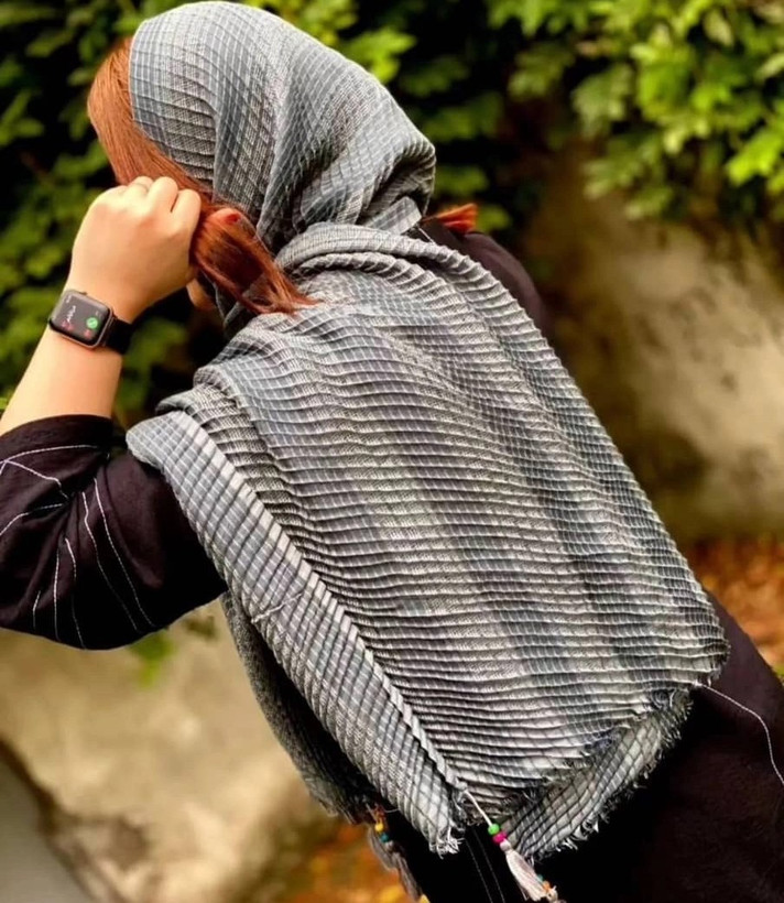 شال پلیسه حصیری منگوله دار