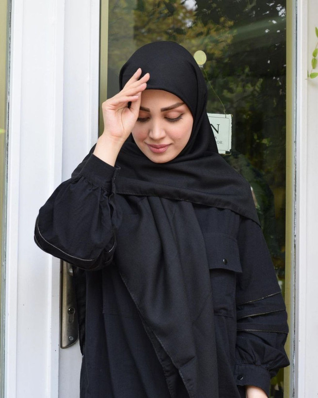 روسری وال دست دوز قواره بلند مشکی ساده