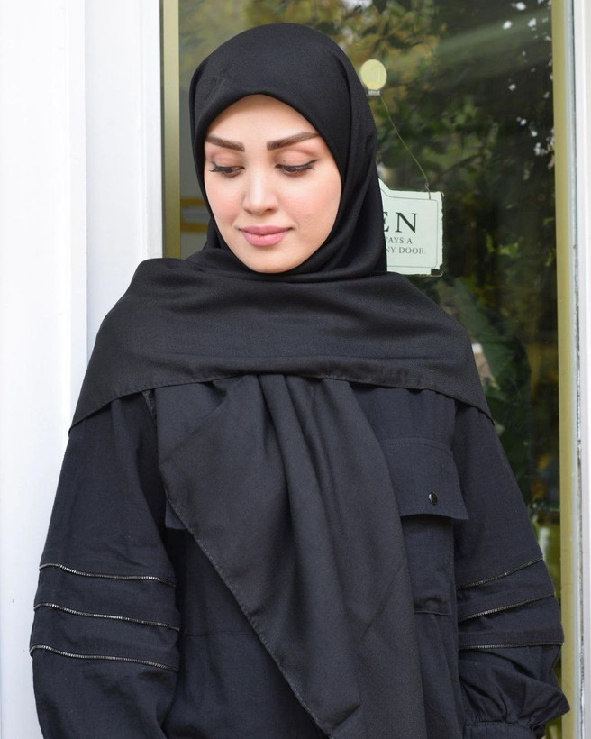 روسری وال دست دوز قواره بلند مشکی ساده
