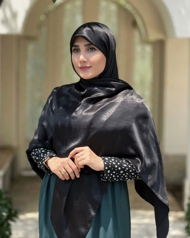 روسری کوپرا ساده لب دوخت قواره ۹۰