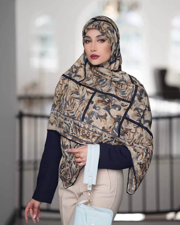 کرم سورمه ای