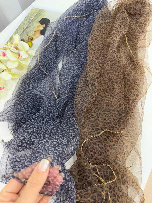 شال حریر شیشه ای پلنگی دور زیپی وارداتی