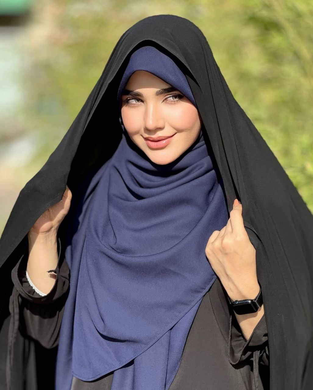 روسری حریر شکری قواره ۱۲۵ با ایستایی و جنس عالی