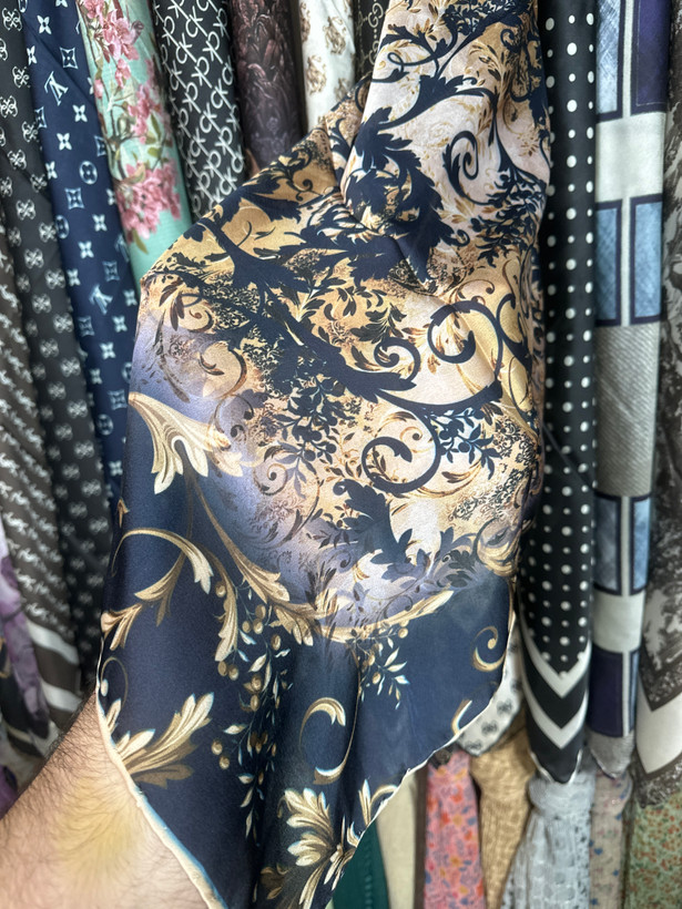 روسری ابریشم دست دوز وارداتی قواره ۱۰۰