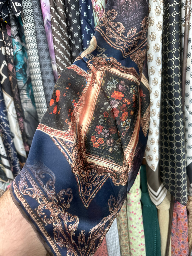 روسری ابریشم دست دوز وارداتی قواره ۱۰۰