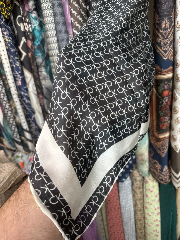 روسری ابریشم دست دوز وارداتی قواره ۱۰۰